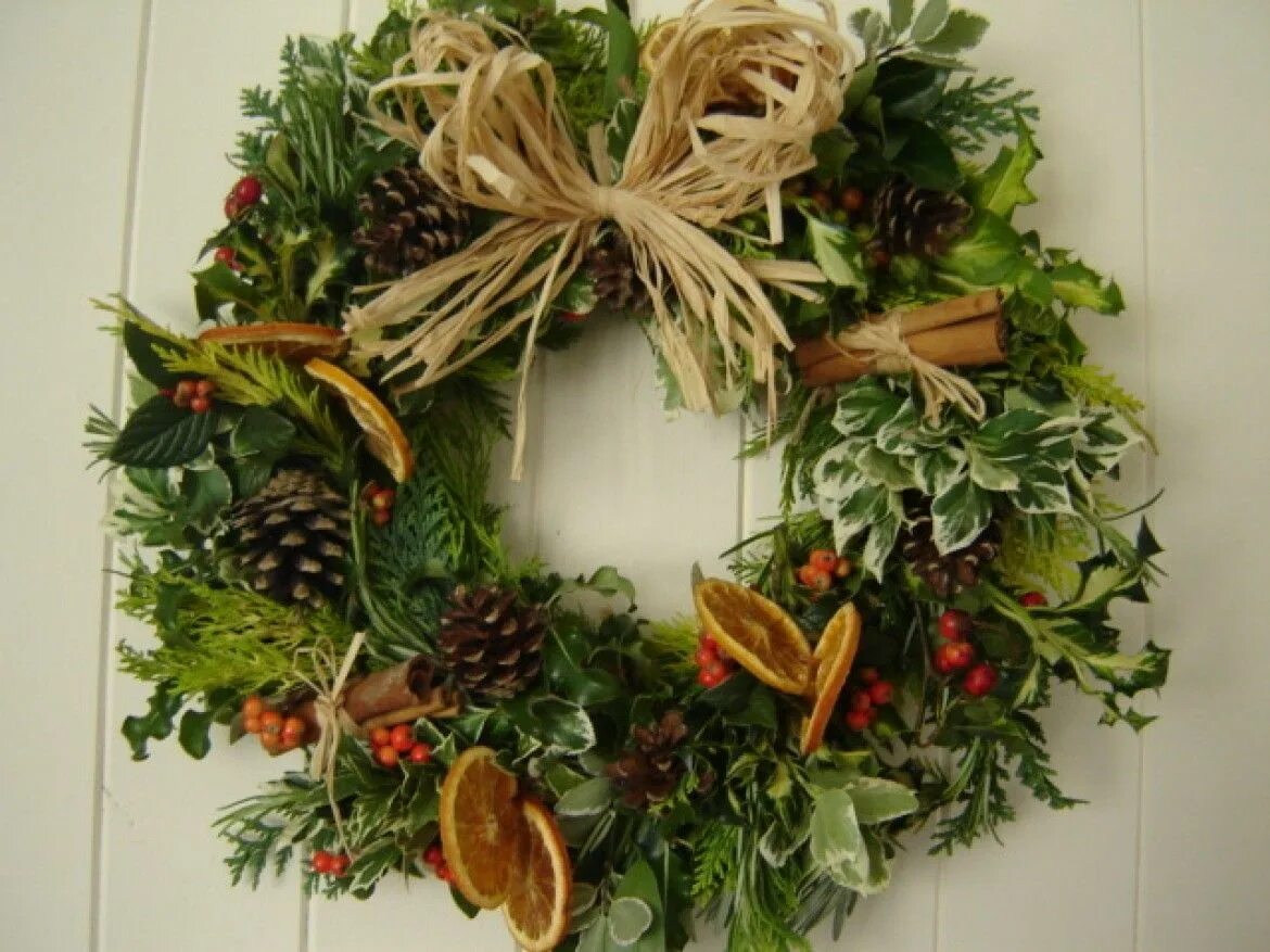 Making wreath. Making wreath