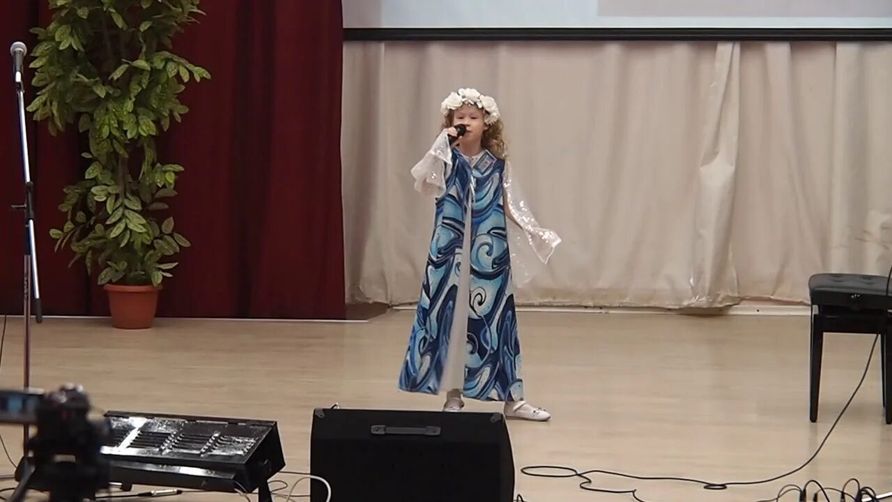 Слушать песню уплывший бывший. Слушать песню уплывший бывший