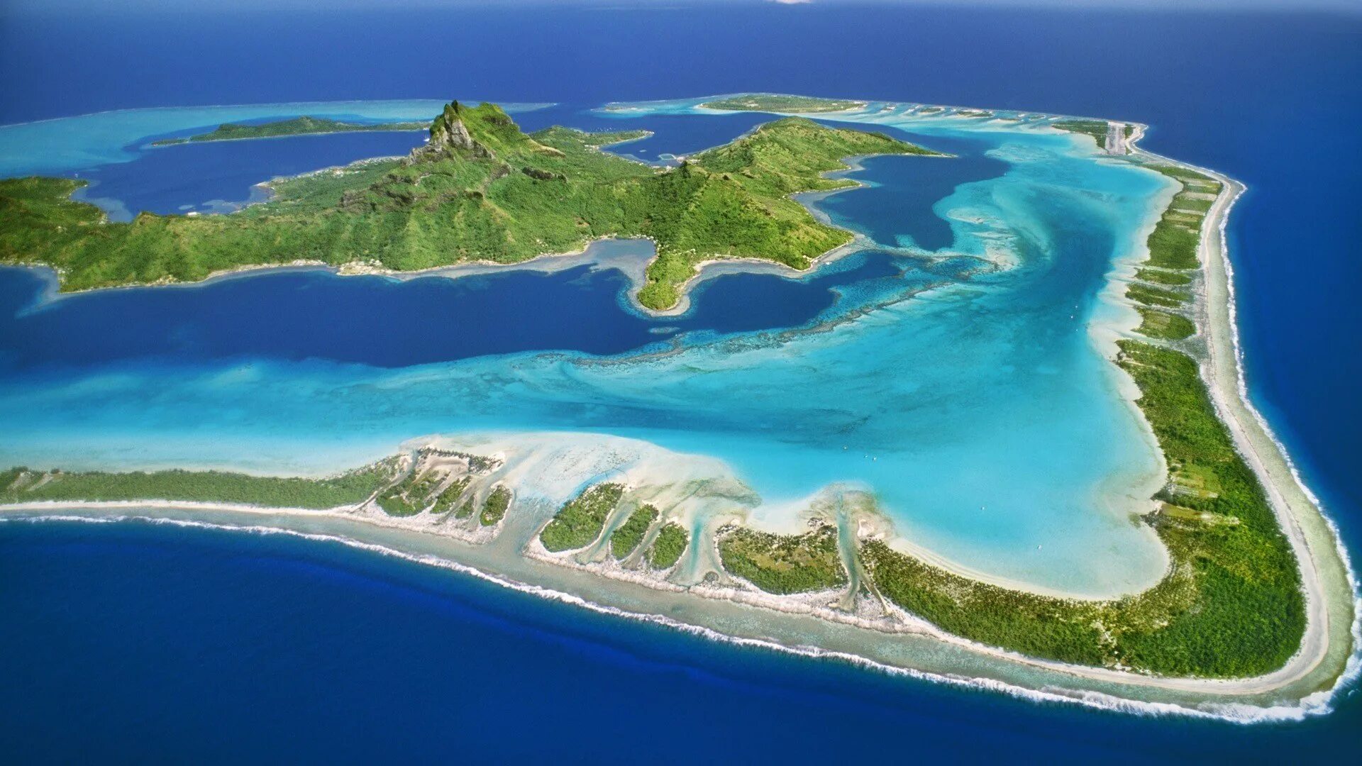 Остров Бора-Бора (Bora-Bora). Риф Раройя Полинезия. Атолл Дюси. Лагуна Атолл риф.