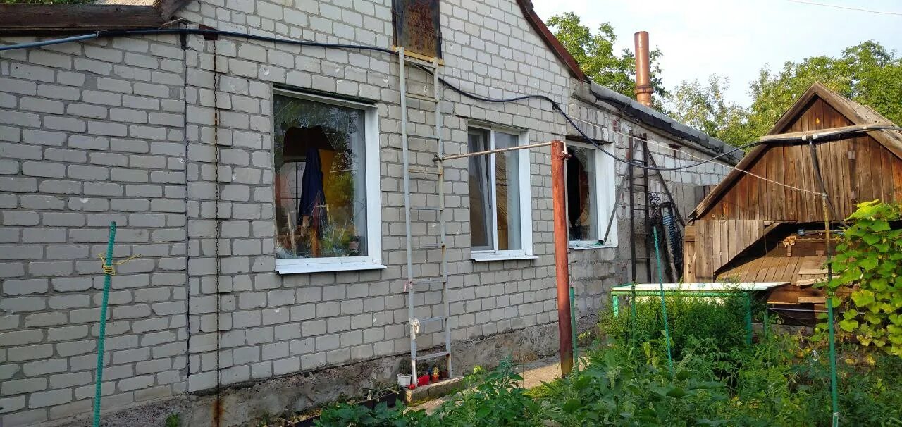 Шахта им изотова горловка. Горловка улица горнопромышленная. Горловка 11. Обстрел калиновки улица черникова 47 фото. Харцызск после обстрела.