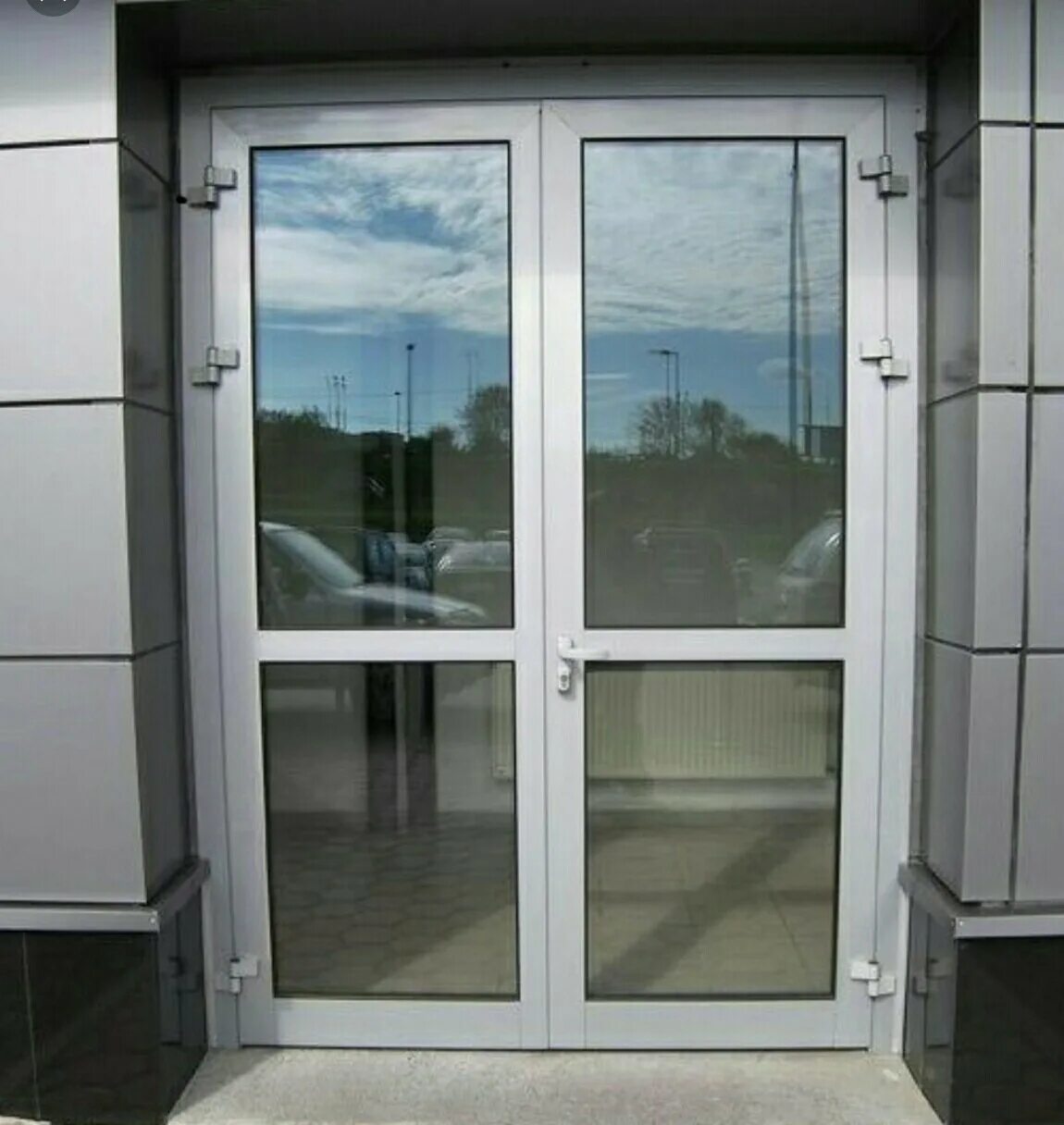 Дверь 1400. Дверь ПВХ входная 1300х2100 ВХС. Норма термопрофил алюминовой двер.