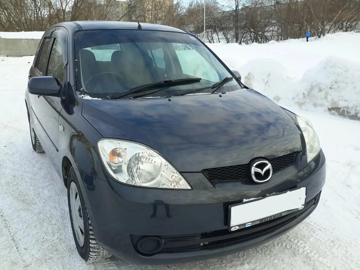 Мазда демио новосибирске. Мазда демио новосибирске. Mazda demio/2. Мазда демио 1999г. Зеленая мазда зимой.