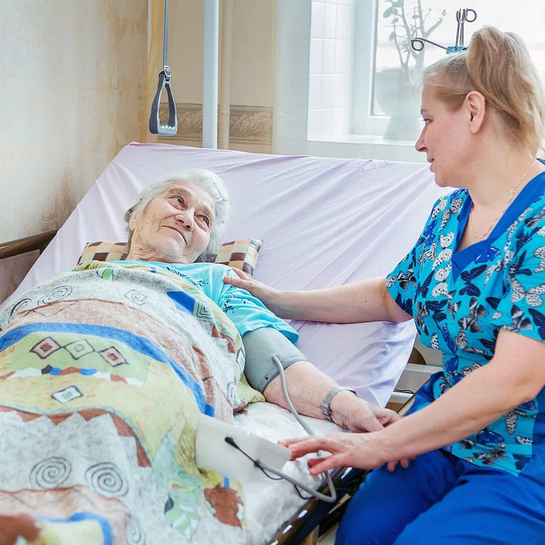 Где найти сиделку для лежачего больного