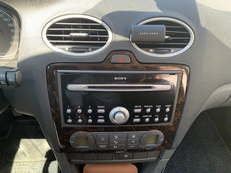 Штатная магнитола фокус 2 рестайлинг. Ford focus 2 2006 магнитола. ford focus 2006 магнитола. штатная магнитола форд фокус 2 2006 года. магнитола focus 2 sony ford 2006.
