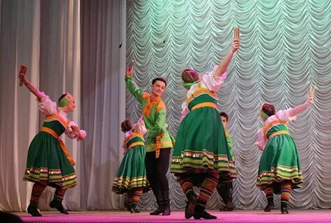 Ансамбль ест
