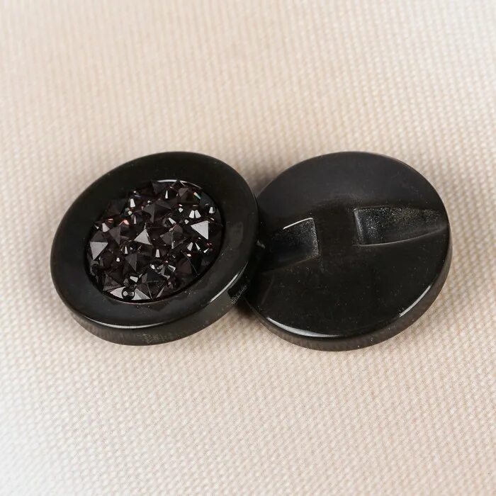 верхнюю пуговицу. верхняя пуговица рубашки с пиджаком. верхнюю пуговицу. B6411 пуговицы nl trim. верхнюю пуговицу.