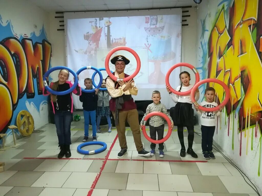 детские клубы орел. парк развлечений гриннландия г орел. детские клубы орел. детские клубы орел. детская комната happy kids.