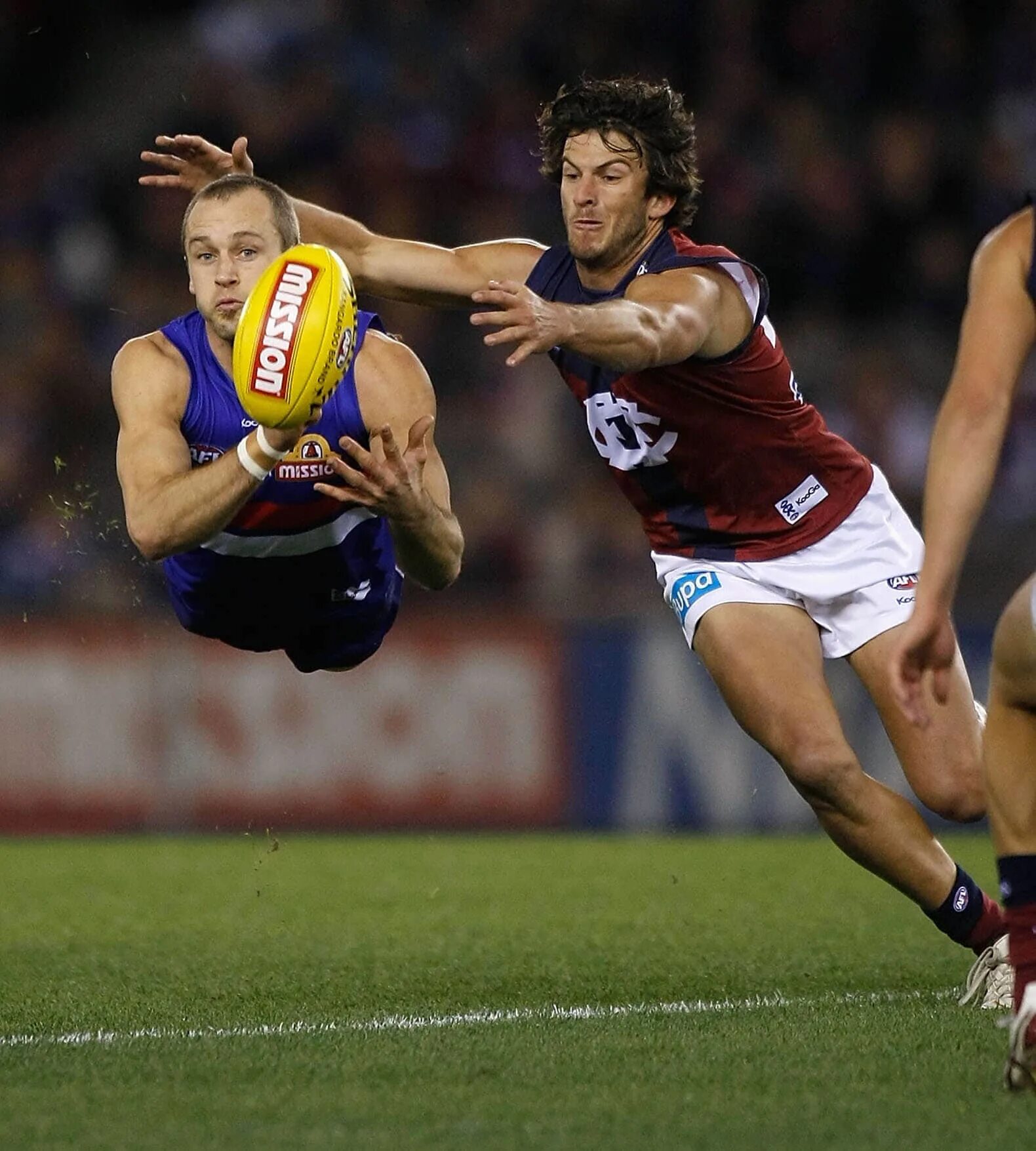 Фути австралийский футбол. Australian football. Australian football. Фути австралийский футбол. Australian football.