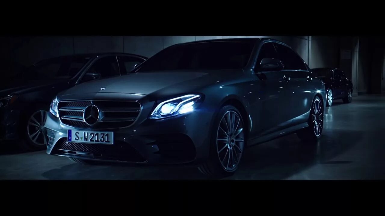 Реклама Мерседес. Мерседес Бенц реклама. Мерседес s класс реклама. Реклама Mercedes Benz e class.