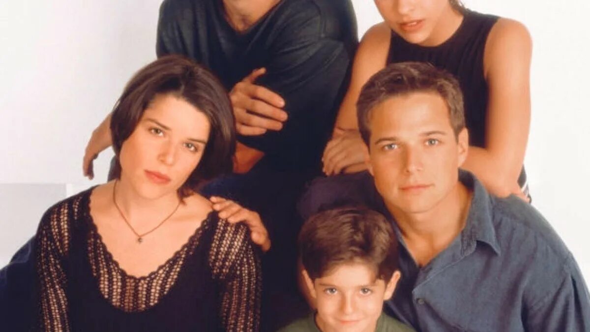 Сильнее пятеро. Нас пятеро сериал 1994–2000. нас пятеро сериал. нас было пятеро сериал 1994–1995. 1994- 2000 вечеринка на пятерых.