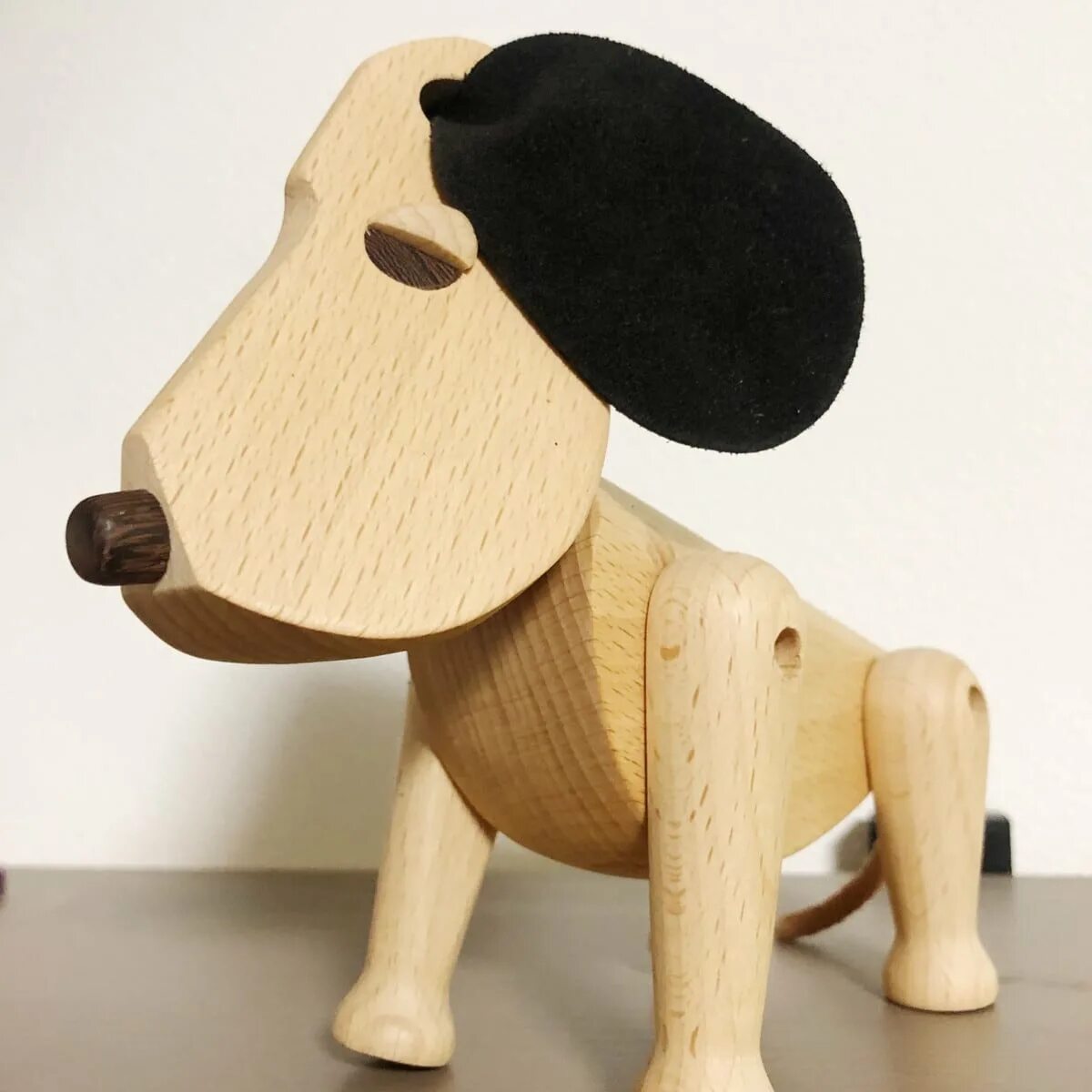 Сделать собаку из дерева. Сделать собаку из дерева. Деревянные фигуры собак. Собака из дерева. Смешная собака из дерева.