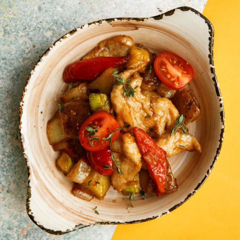 Жаркое из индейки с грибами. Жаркое из индейки. Жаркое из индейки с овощами. Филе индейки с картошечкой. Жаркое из индейки с грибами.