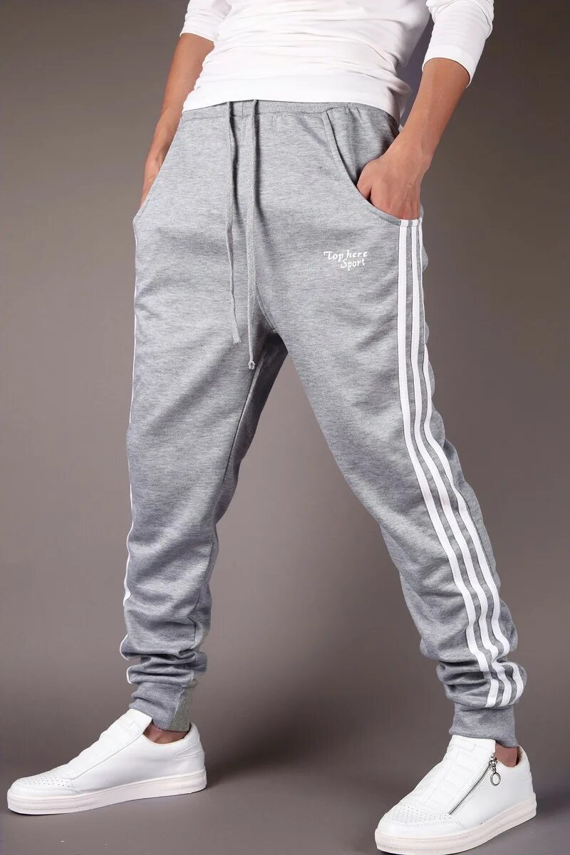 широкие серые брюки мужские спортивные. серые спортивные штаны мужские найк. спортивные штаны адидас серые мужские. найк swoosh штаны мужские серые. серые мужские спортивки.