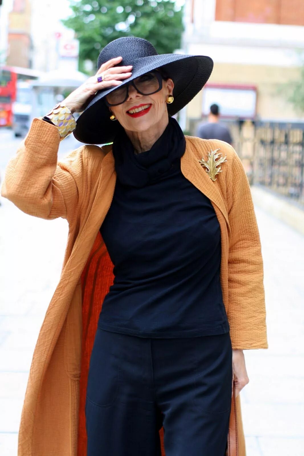 Элегантные женщины 50. Мода для пожилых. Элегантная одежда для женщин после 50. Элегантная одежда для пожилых. Элегантная дама в возрасте.