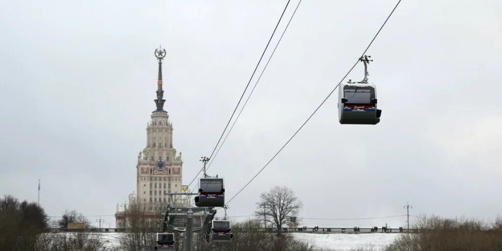 Воробьев гора канатная. Московская канатная дорога. канатная дорога воробьевы горы. канатная дорога воробьевы горы ночью. фуникулёр в москве на воробьёвых горах.