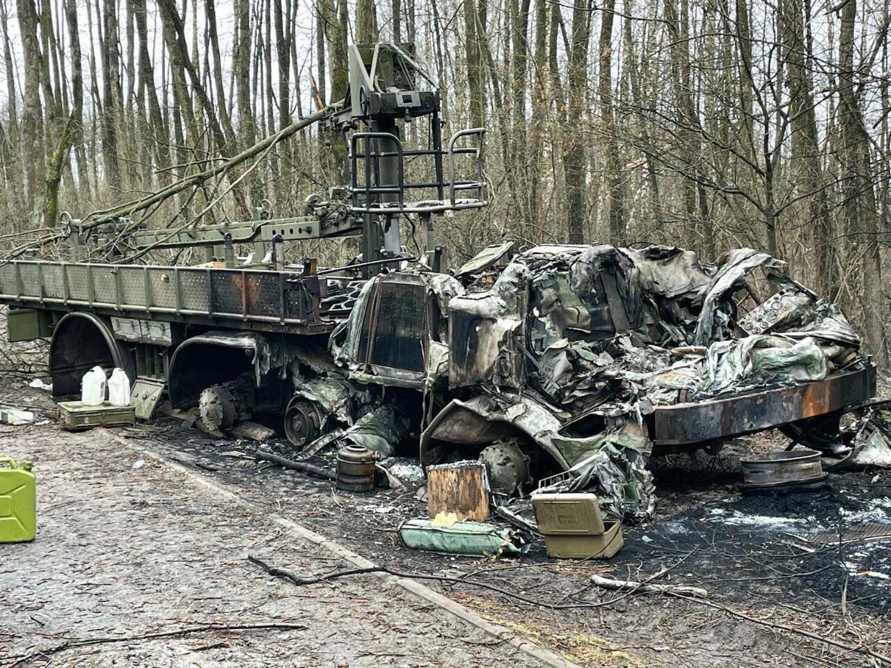 Разбитая техника на Украине. Разбитая Российская техника под Киевом. Разбитая Российская техника в Украине.