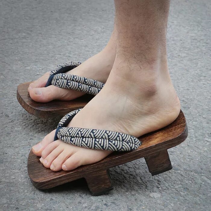 Обувь geta япония. Гете обувь. Гете обувь. Китайские сандали. Обувь geta япония.