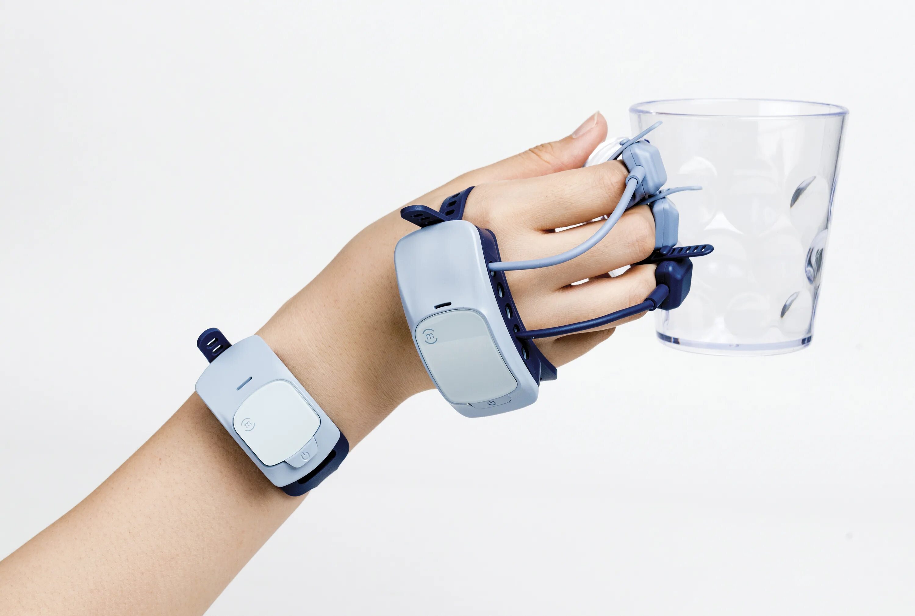 Wearable device. Смарт wearable devices. перчатка sensorehab для реабилитации. smart wearable devices модель. умная одежда с гаджетами.