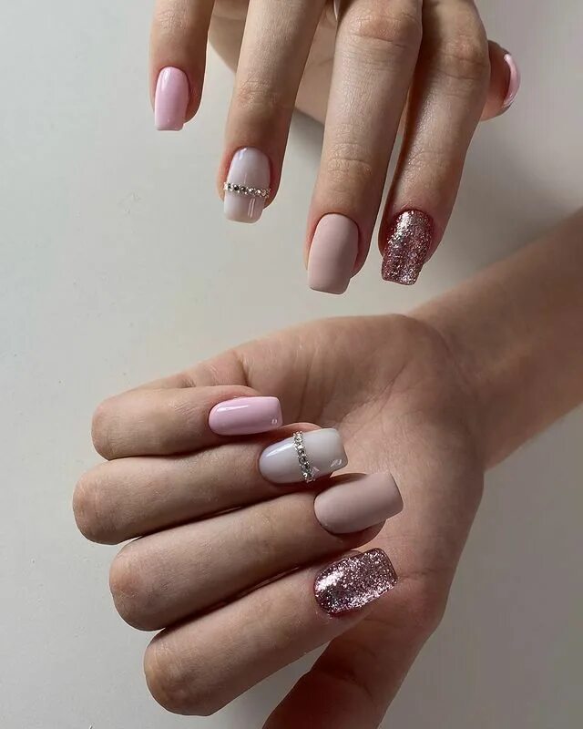 Pin su Nails Unghie idee, Unghie fucsia, Unghie