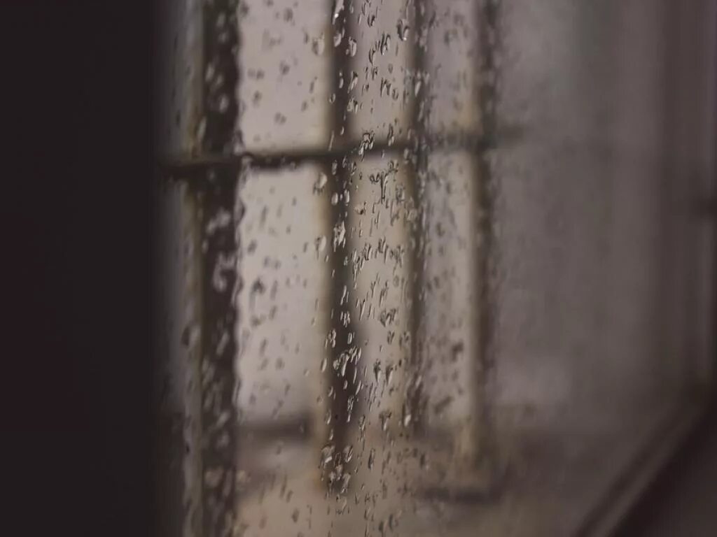 Свет в окне. Бури за окном песня. Бури за окном песня. Ревела буря гром гремел текст. Зимнее окно.