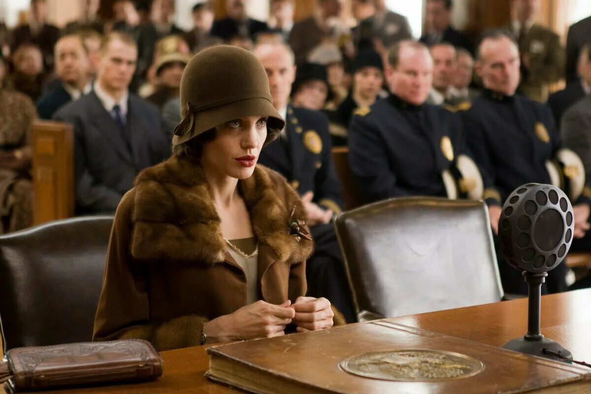 Changeling 2008 angelina jolie. подмена с анджелиной джоли. подмена с анджелиной джоли. подмена 2008 720p. подмена с анджелиной джоли.