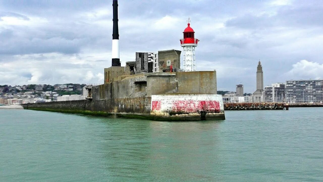 Гавр брест. Le havre франция грузовой порт. порт гавр. гавр париж. гавр ле като город природа.
