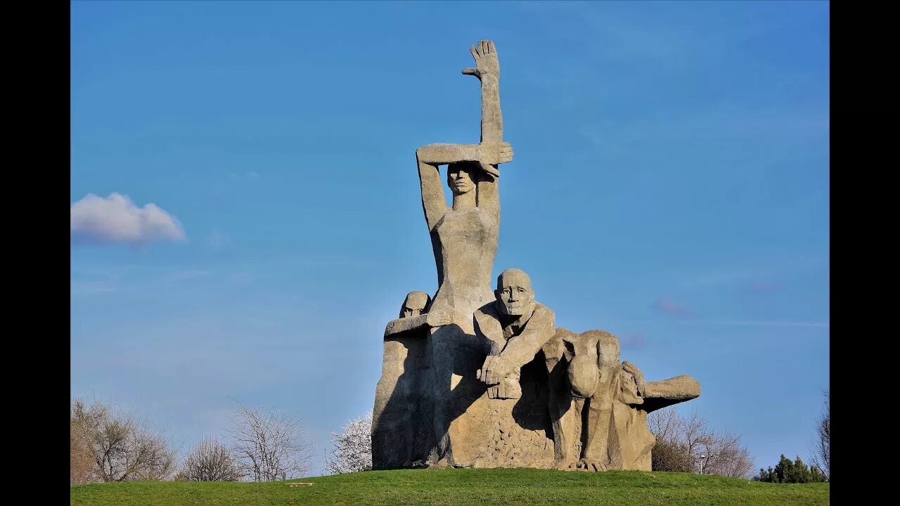 Жертвам фашизма ростов. Жертвам фашизма ростов. Мемориальный комплекс жертвам фашизма змиевская балка ростов-на-дону. Змиевская балка памятник. Жертвам фашизма ростов.