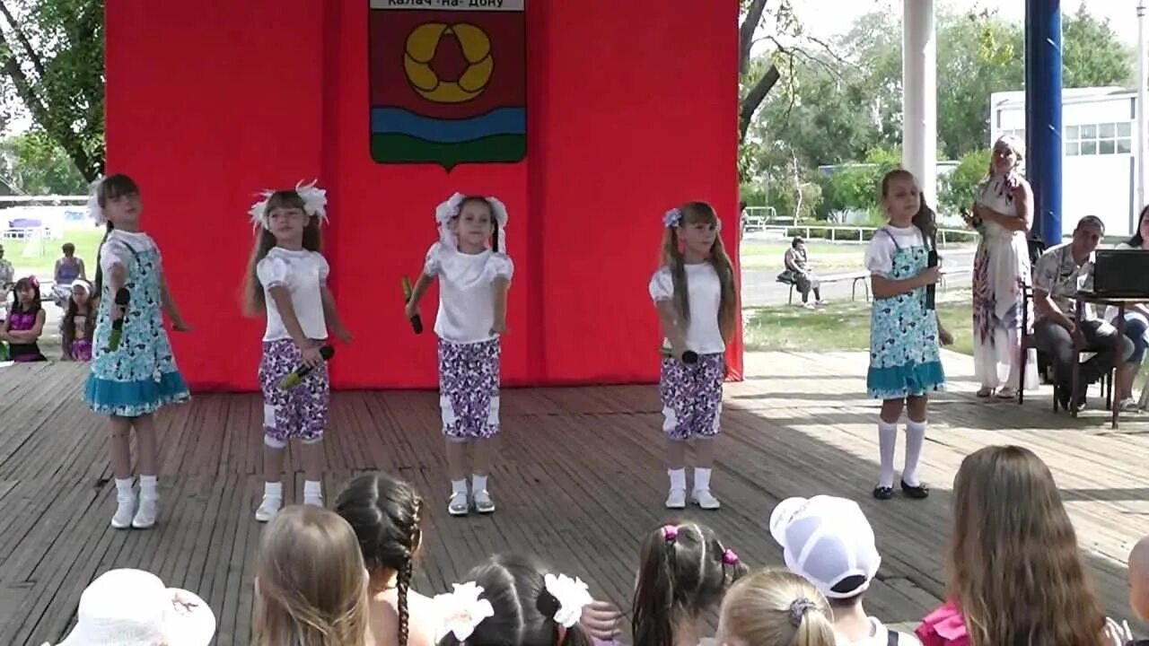 Ребенок калач на дону. Калачеевский детский дом. Школа 4 калач на дону. Ребенок калач на дону. Школа 1 калач на дону.
