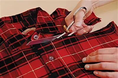 Переделки из футболок своими руками. Как резать рубашку. Рубашка обрезанная короткая. Чем отрезать рубашку. Юбка из рубашки.