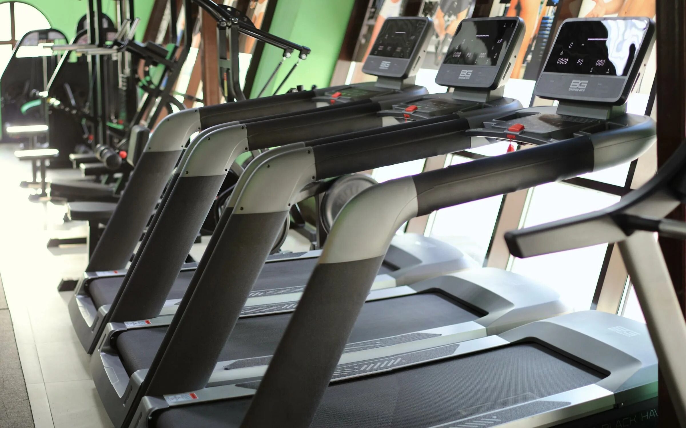 Тренажерный зал мичуринск. Просторный тренажерный зал. Фитнес-клуб 146 дедовск. Леди джим махачкала тренажерный зал. Фитнес дедовск.