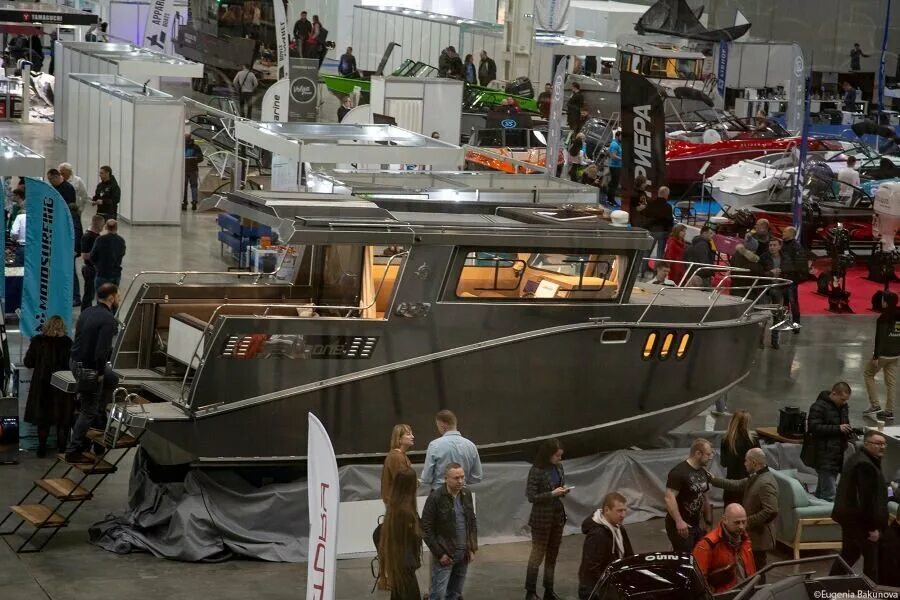 выставка катеров и яхт. выставка московское боут шоу. выставка катеров и яхт. выставка лодок. боут шоу 2023.