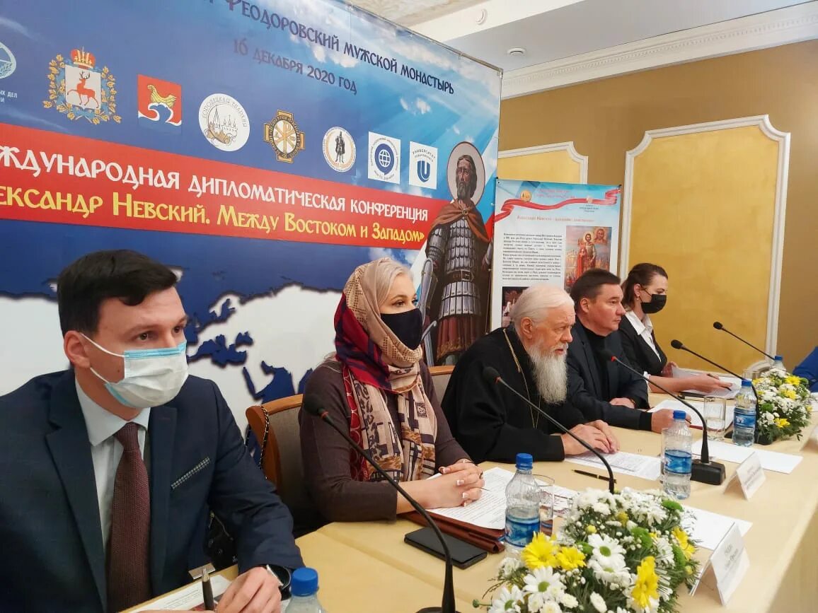 переговоры в дипломатии. международная безопасность. заседание глав совета снг 1993. дипломатическая конференция. дипломатическая конференция.