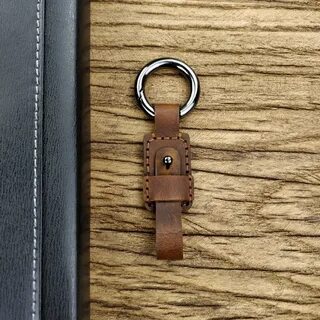 Брелок для ключей из кожи