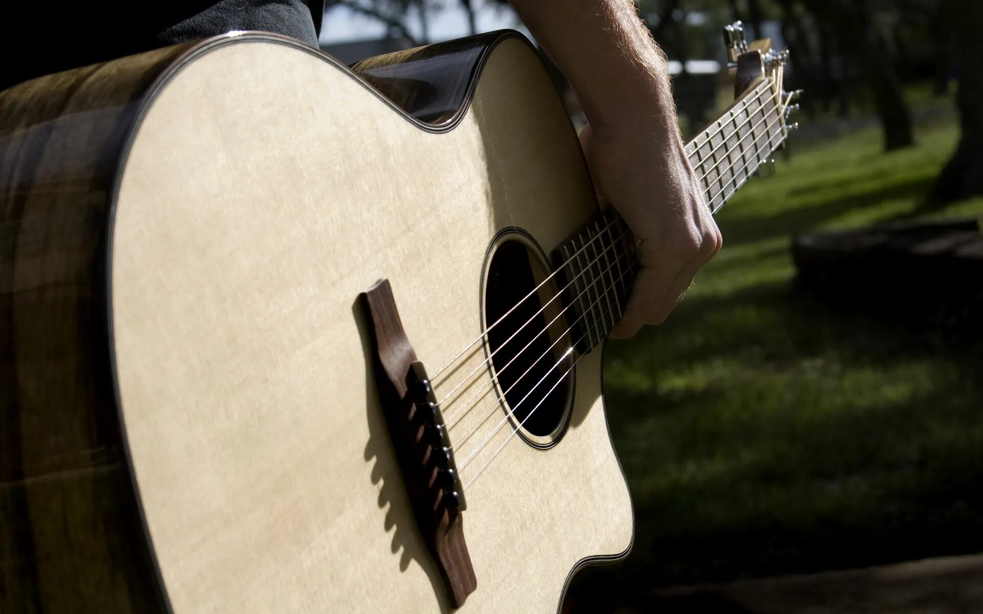 Mirjalol gitara