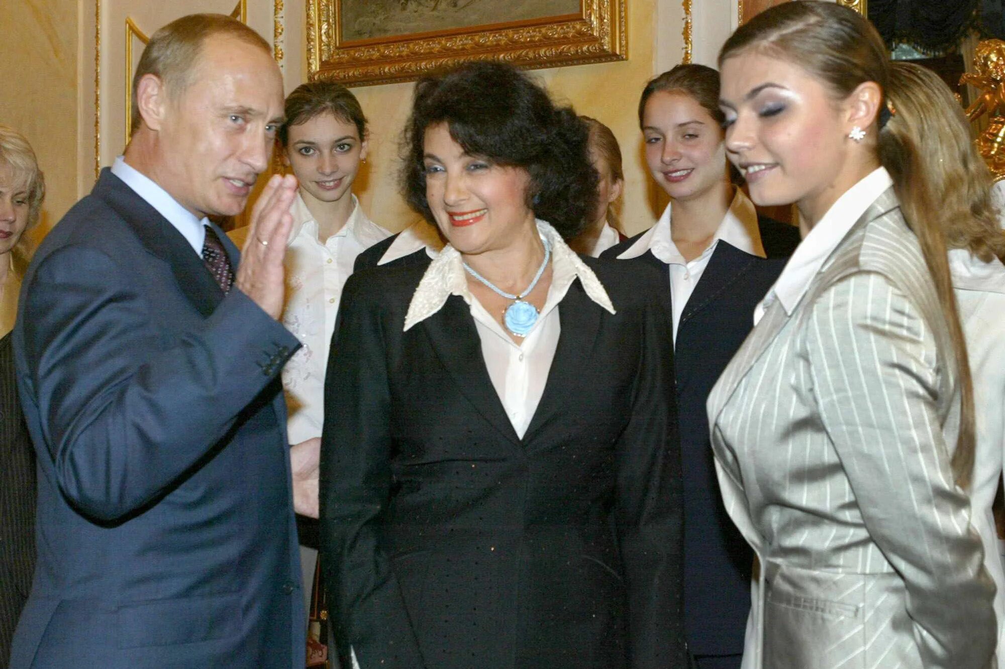Алина Алина Кабаева и Путин. Муж Алины Кабаевой. Путин Кабаева Алина Кабаева. Кабаева Алина Маратовна и Путин