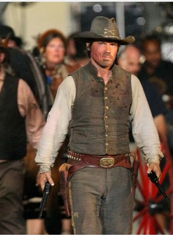 Джош бролин джона хекс. Джош бролин джона хекс. Джона хекс фото. Меган фокс джона хекс 2010. Джона хекс меган фокс.