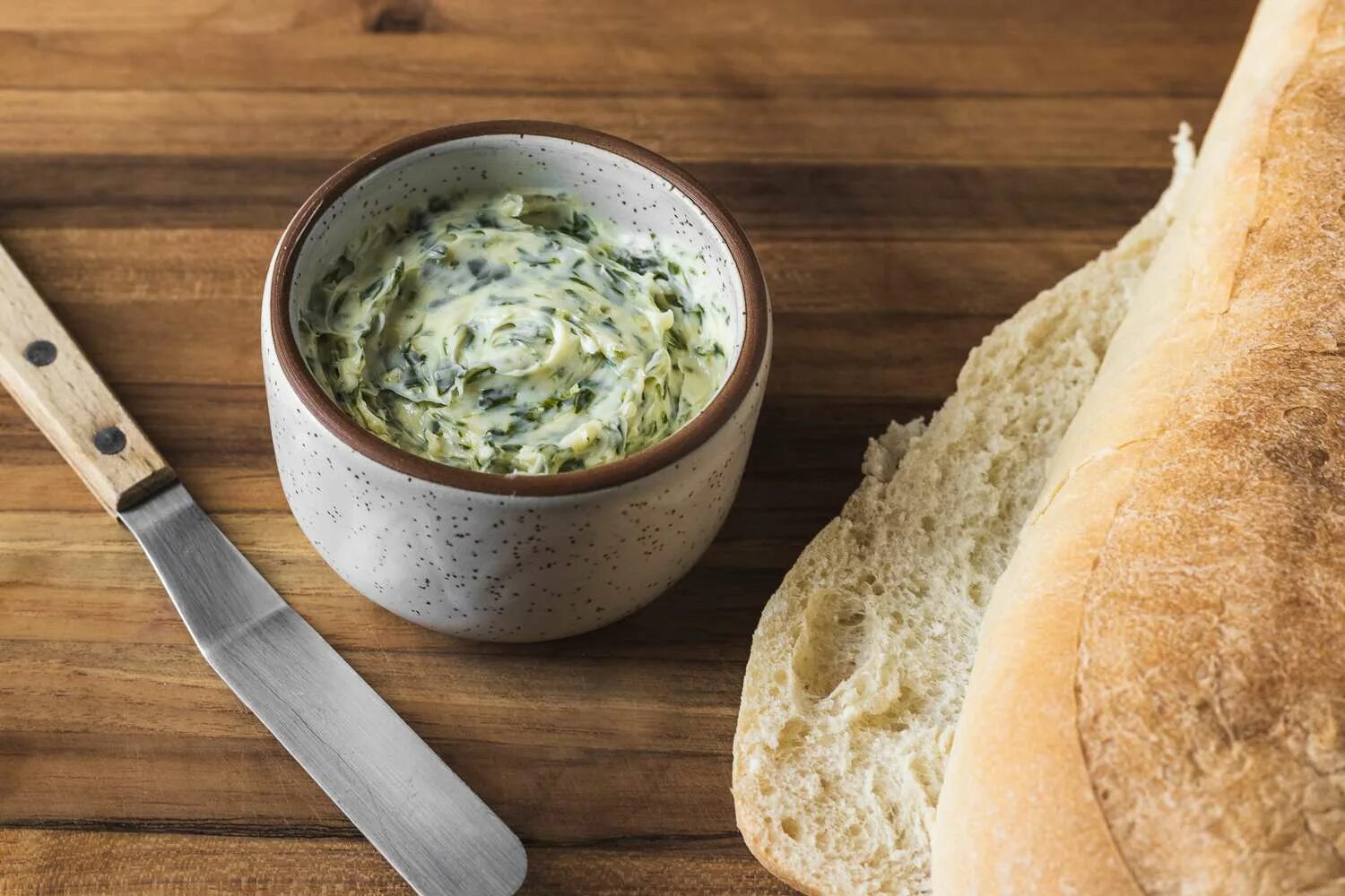 Чесночное масло рецепт для бутербродов. Garlic butter. чесночное сливочное масло. масло сливочное с чесноком. erbo butter овощное.