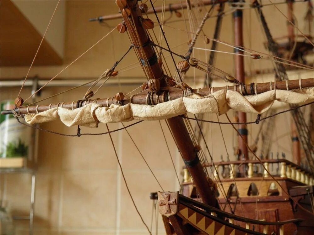 мачты корабля виктори. парус рея. топенант блок виктори. подвязка паруса на рей. реи гафель.