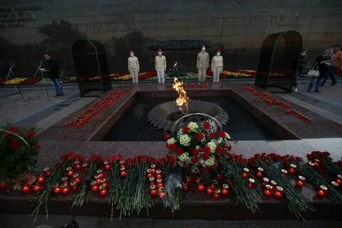 Воссоздавая в памяти самые