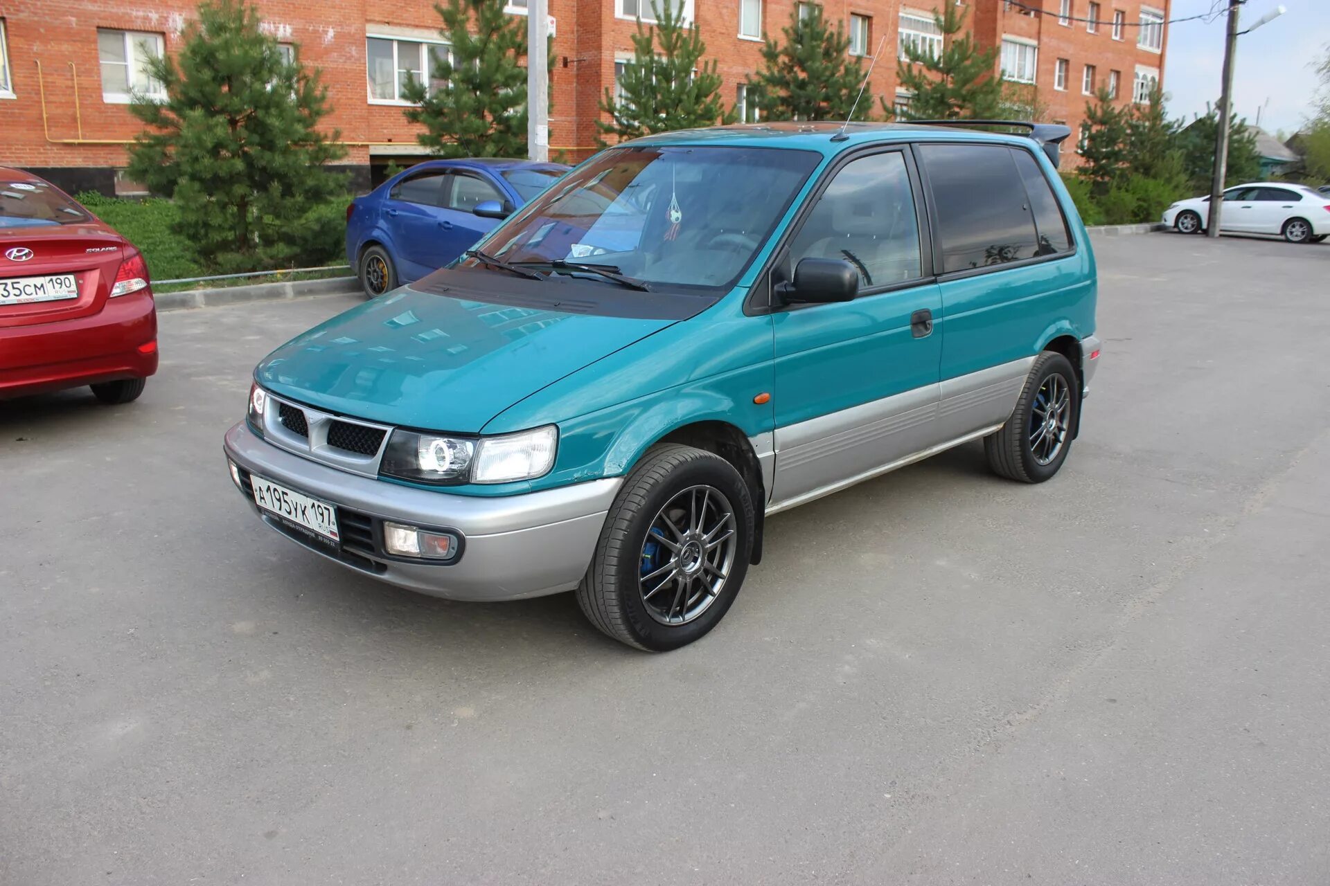 Мицубиси раннер. Mitsubishi Space Runner 1992. Mitsubishi Спейс раннер. Mitsubishi Space Runner. Mitsubishi Space Runner 1.