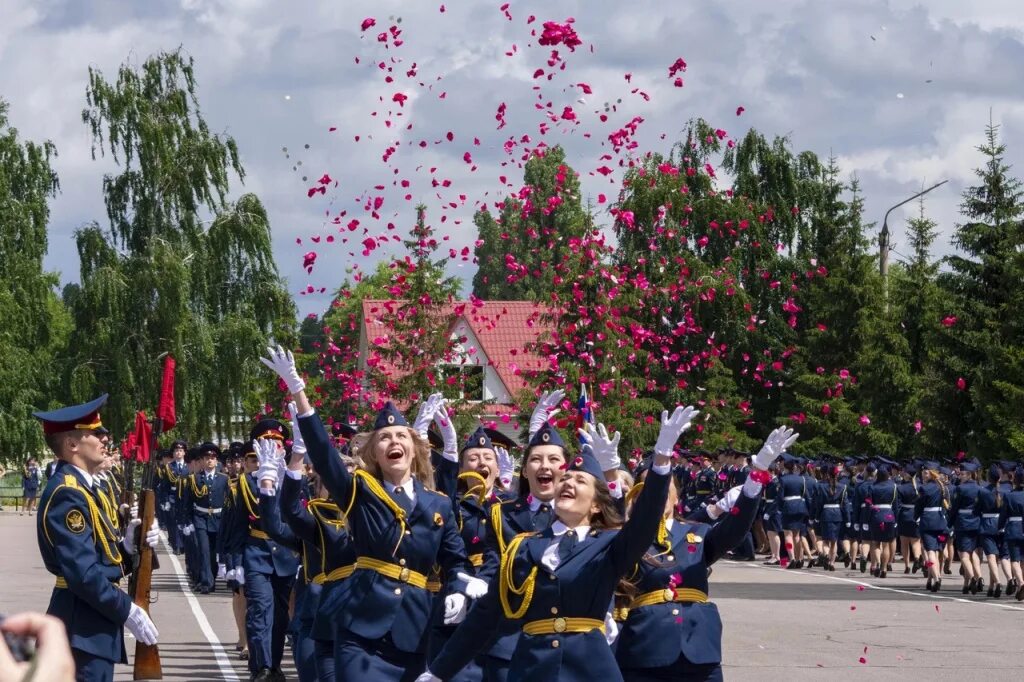 Сайт воронежский институт фсин россии. Воронежский институт ФСИН России. Воронежский институт ФСИН России территория. Выпуск ФСИН. Барабанщицы Академии ФСИН.