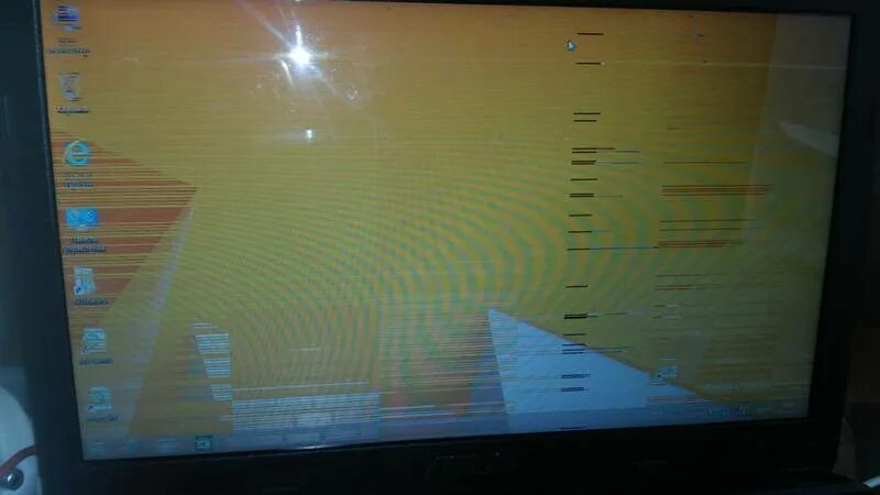 Экран стал черным как исправить. Рябит изображение на мониторе Acer g235h. Полосы на экране ноутбука. Полосы на мониторе компьютера. Горизонтальные полосы на экране монитора.