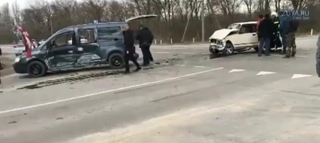 Группа попала в аварию. Авария Советский район Крым. ДТП В Советском районе Крым. Советский район Крым происшествия. Авария в Советском районе Крым вчера.