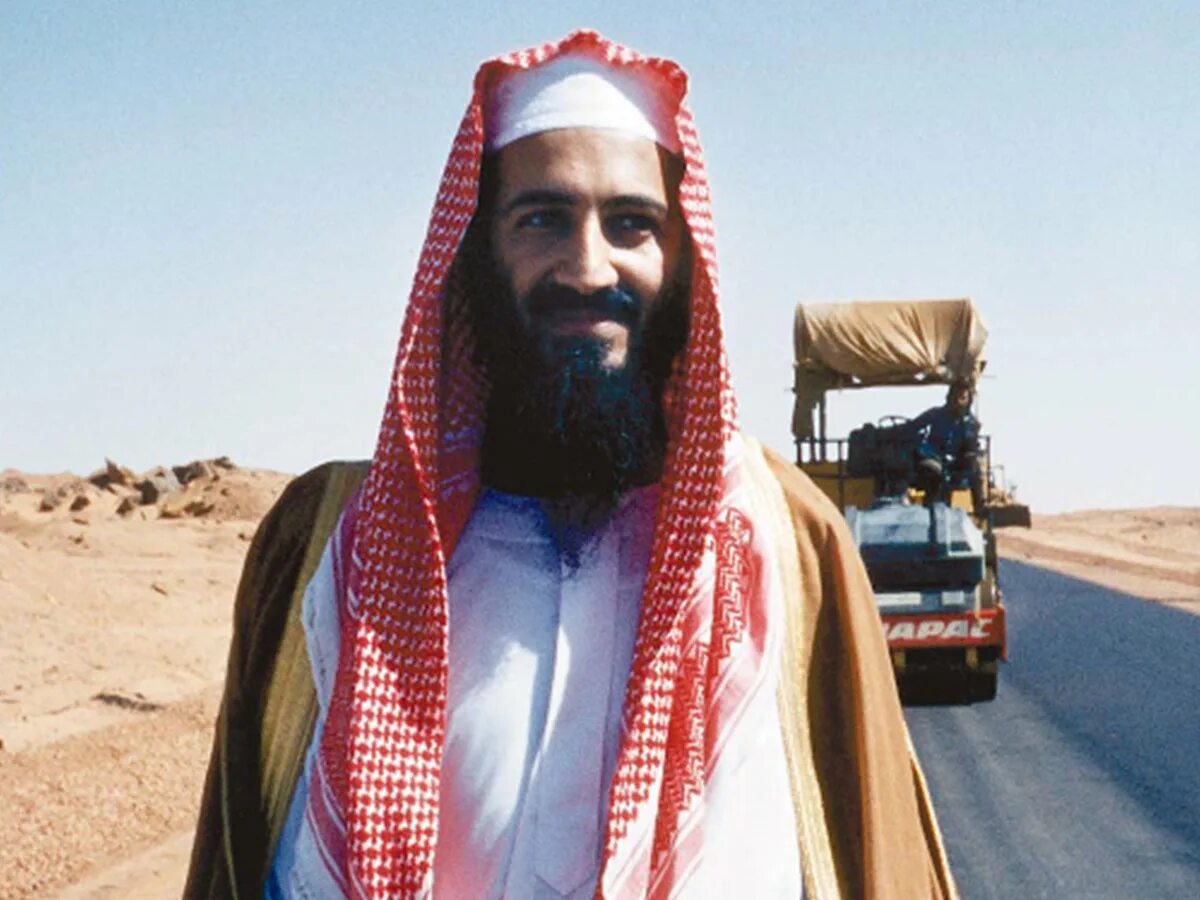 Авад бен ладен. Усама бен ладен. усама бен ладен аль каида. usama bel ladin. усама бен ладен фото.