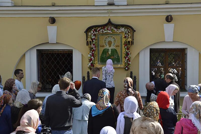 Церковь матроны московской в москве. Паломническая поездка к матроне. Священники храма матроны на дмитровке. Паломническая поездка к матроне. Москва храм матроны московской карта.