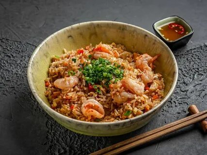 Рис с овощами и креветками по тайски