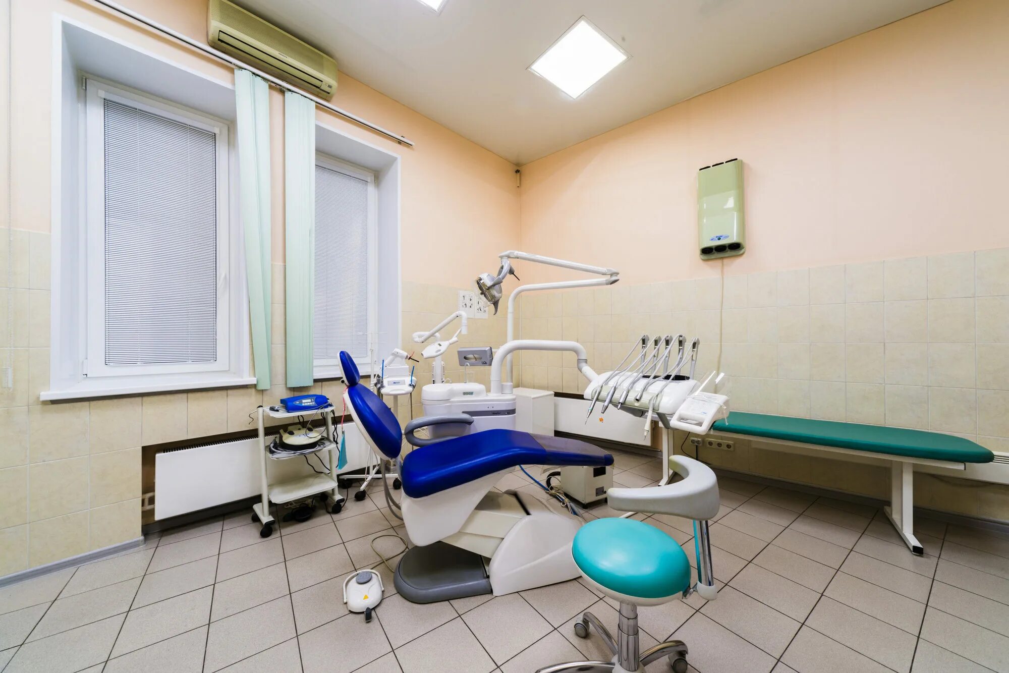 Зубастик стоматология на серпуховской. Зубастик стоматология ясенево. Зубастик ясенево. Зубастик ясенево. Стоматология зубастик кизляр.