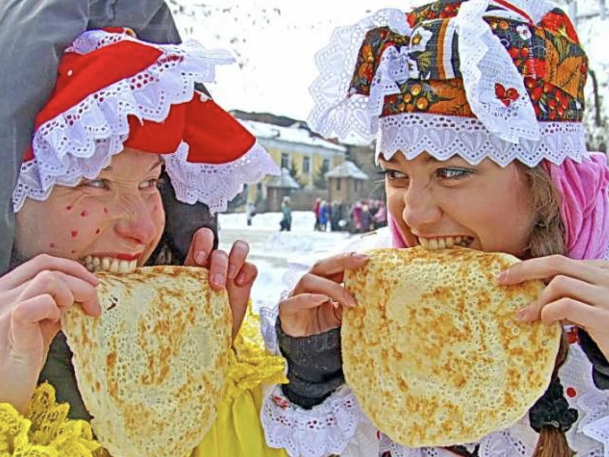 Масленица. Угощения на Масленицу. Угощают блинами на Масленицу. Блинные угощения на Масленицу. Где пройдут проводы русской зимы