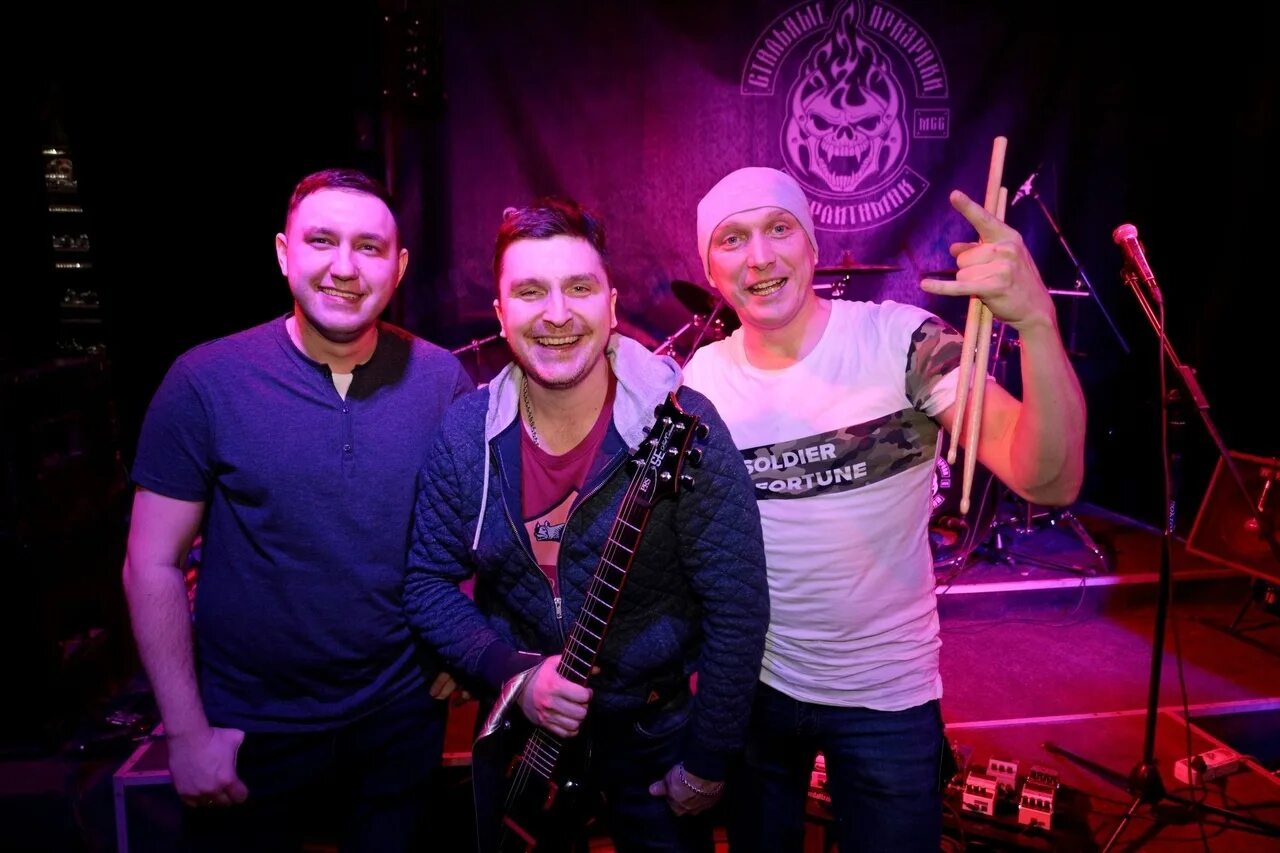 Радио стерлитамак. Радио стерлитамак. Стр медиа группа стерлитамак. Радио 103. Русское радио 104.