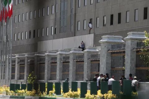 Атаковано посольство